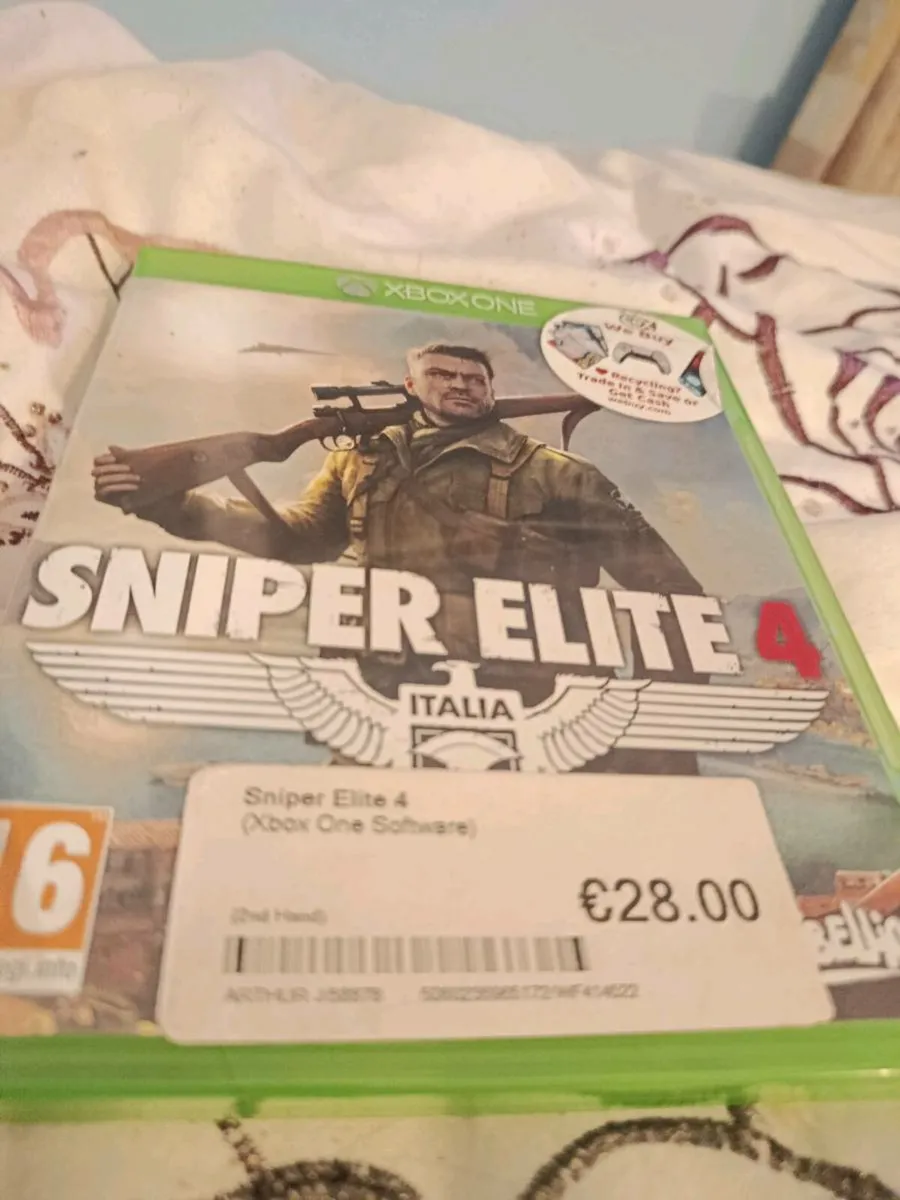 Xbox 1 + 2 battery packs and + 4 games - Image 2