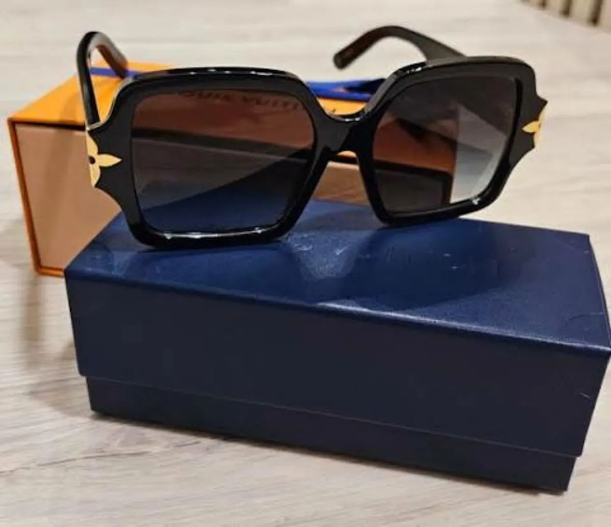 Louis Vuitton Blosson Edge Tortoishell Sunglasses - Image 2