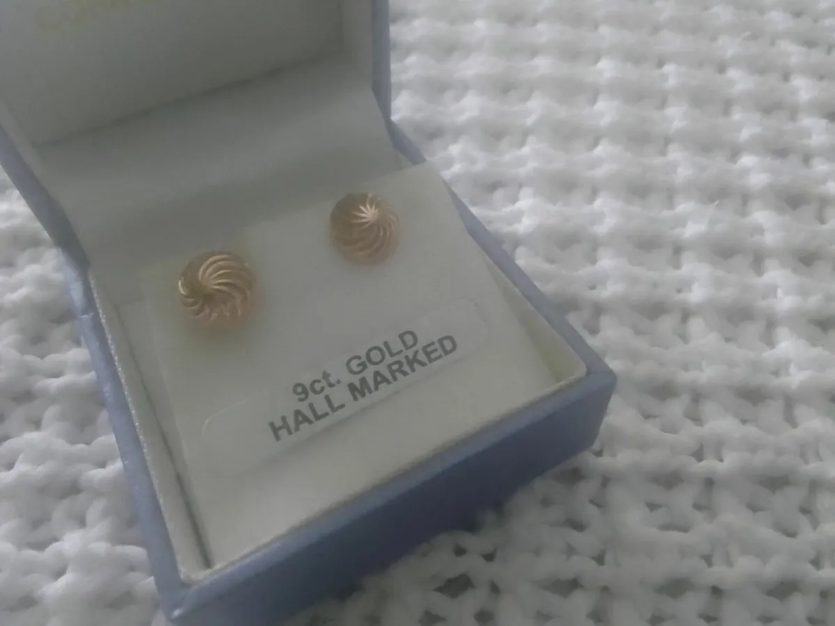 9ct rose gold diamond cut button stud earrings new - Image 2