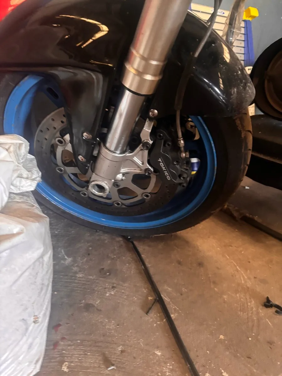 Gsxr 750 parts - Image 3