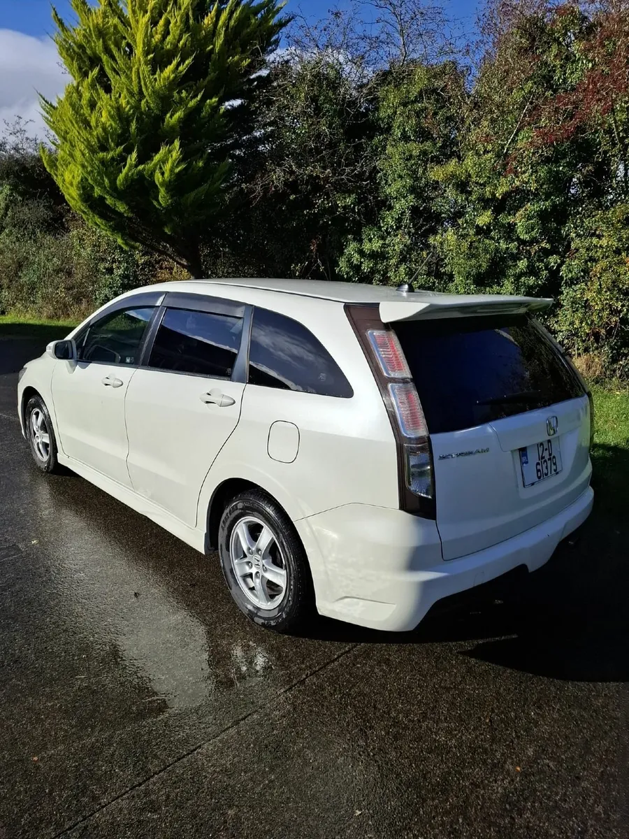 Honda Stream 2012 - Image 2