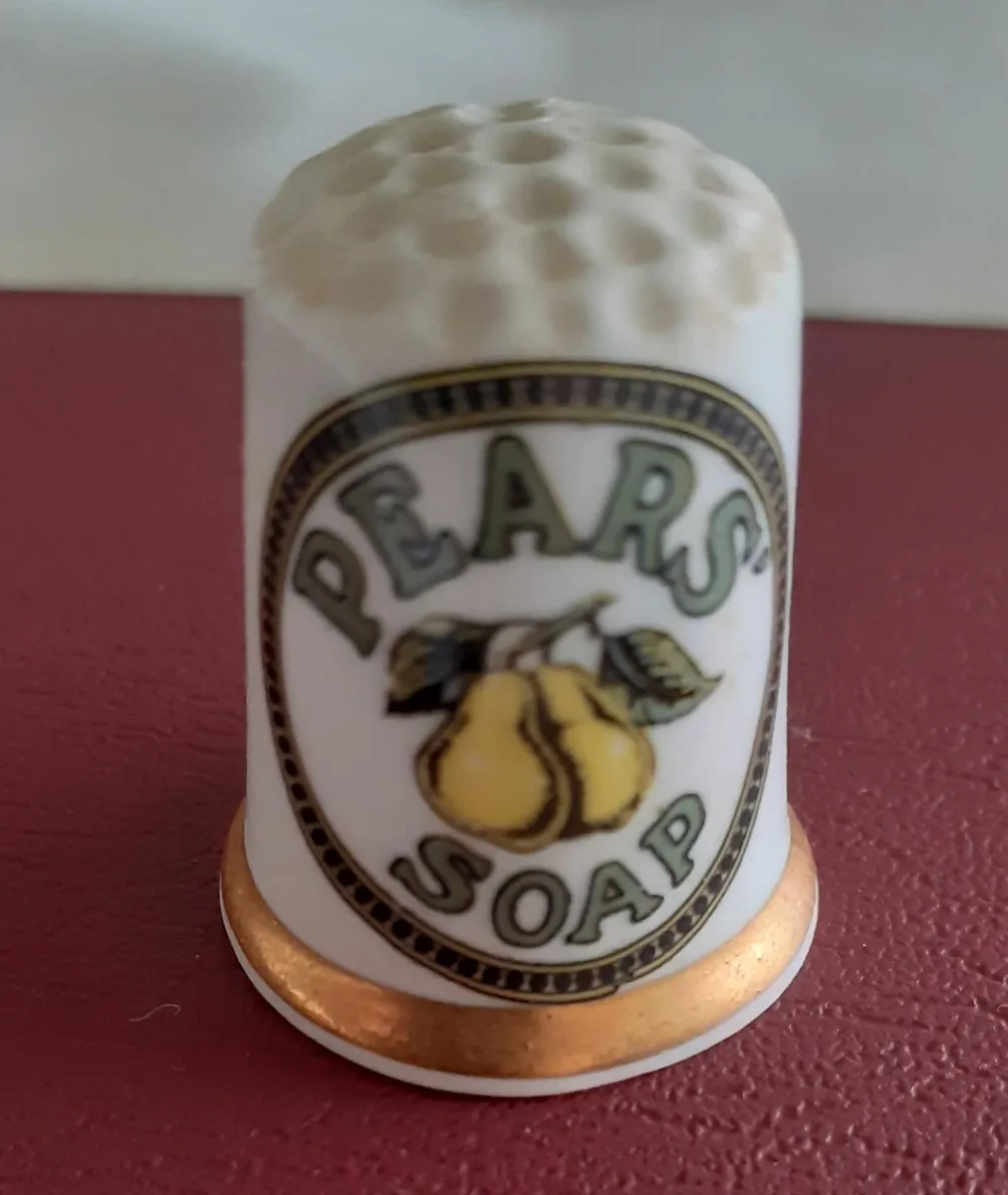 Vintage Curio Display Wall Unit & Thimbles - Image 3