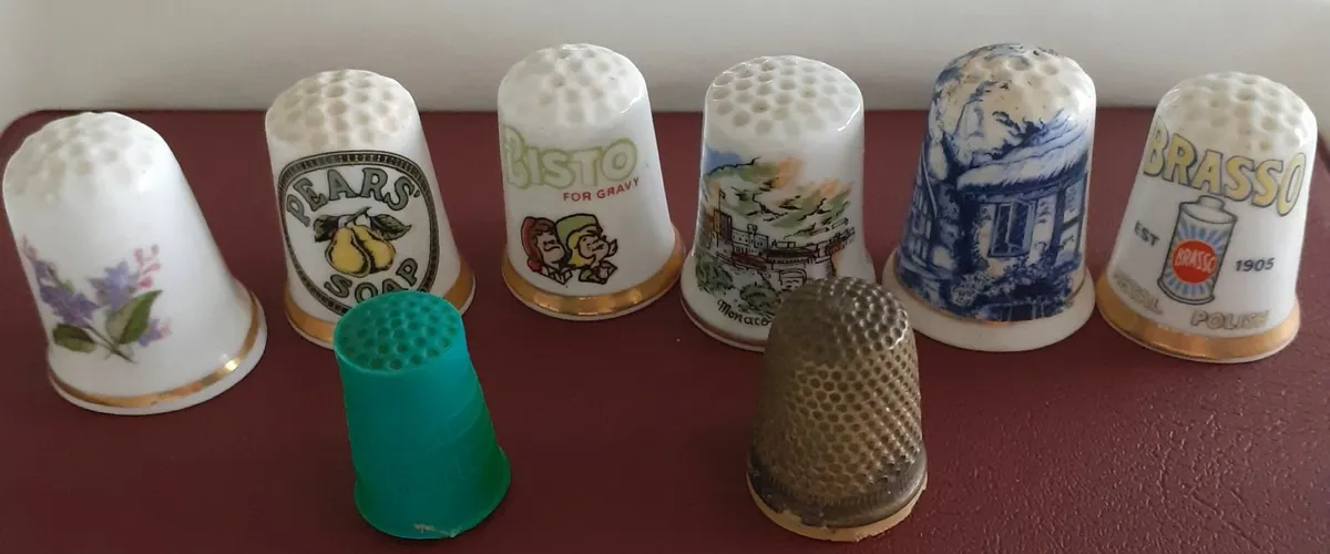 Vintage Curio Display Wall Unit & Thimbles - Image 4