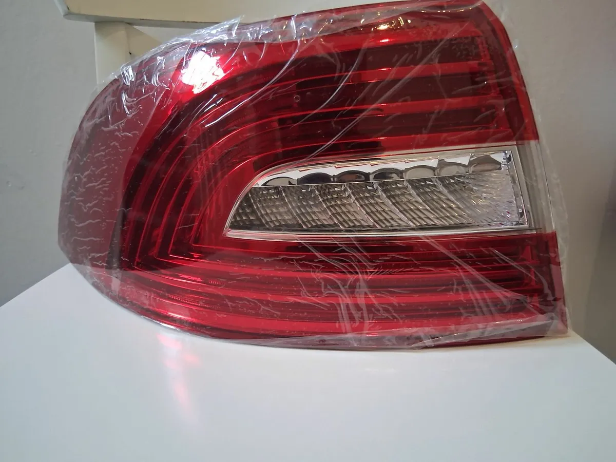 Rear led light left side skoda superb 2015 - Image 1