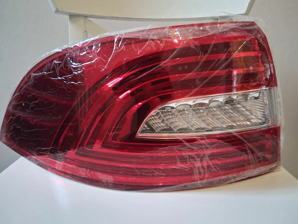 Rear led light left side skoda superb 2015 - Image 3