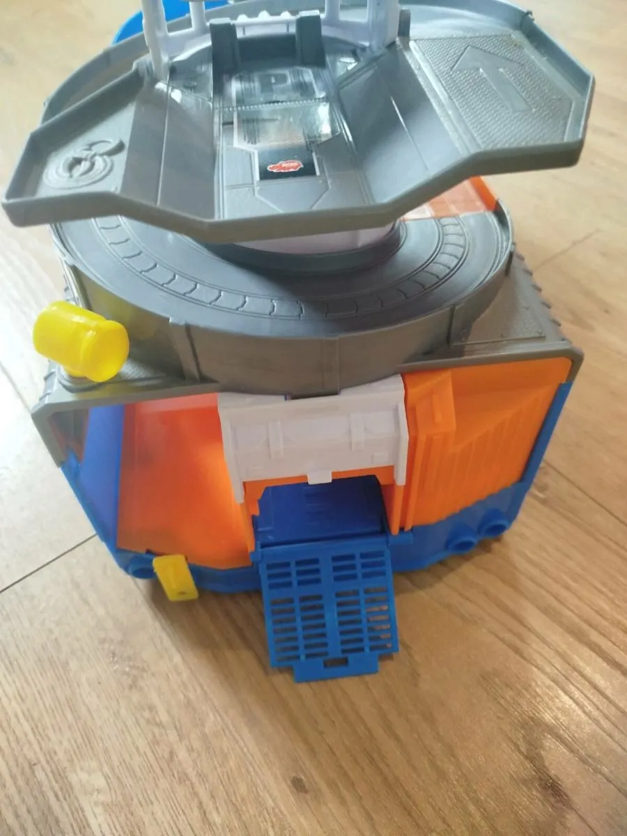 Hot wheels boat - Image 2