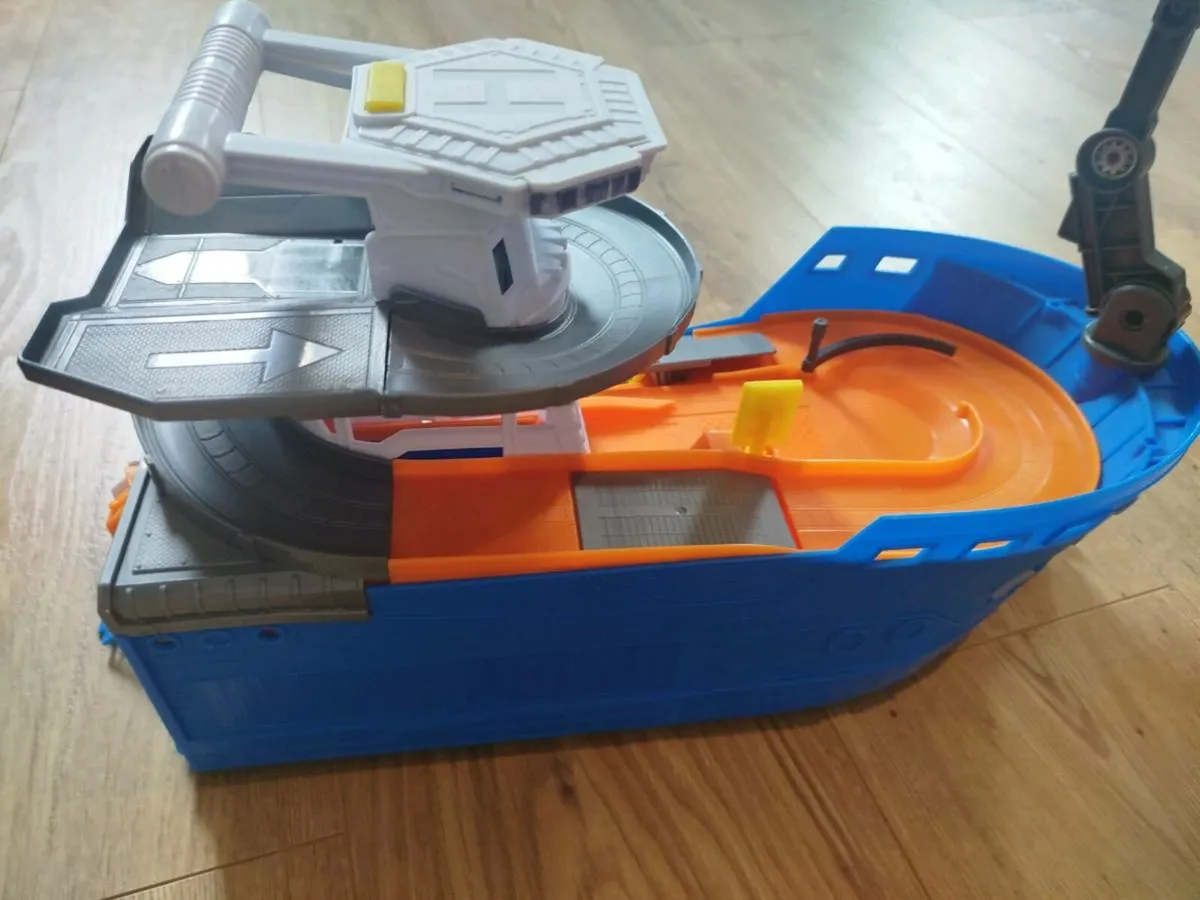 Hot wheels boat - Image 3