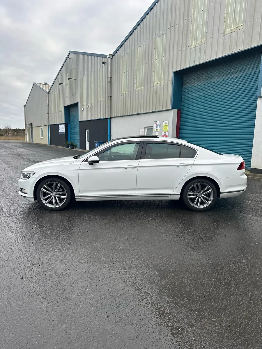 Volkswagen Passat - Image 3