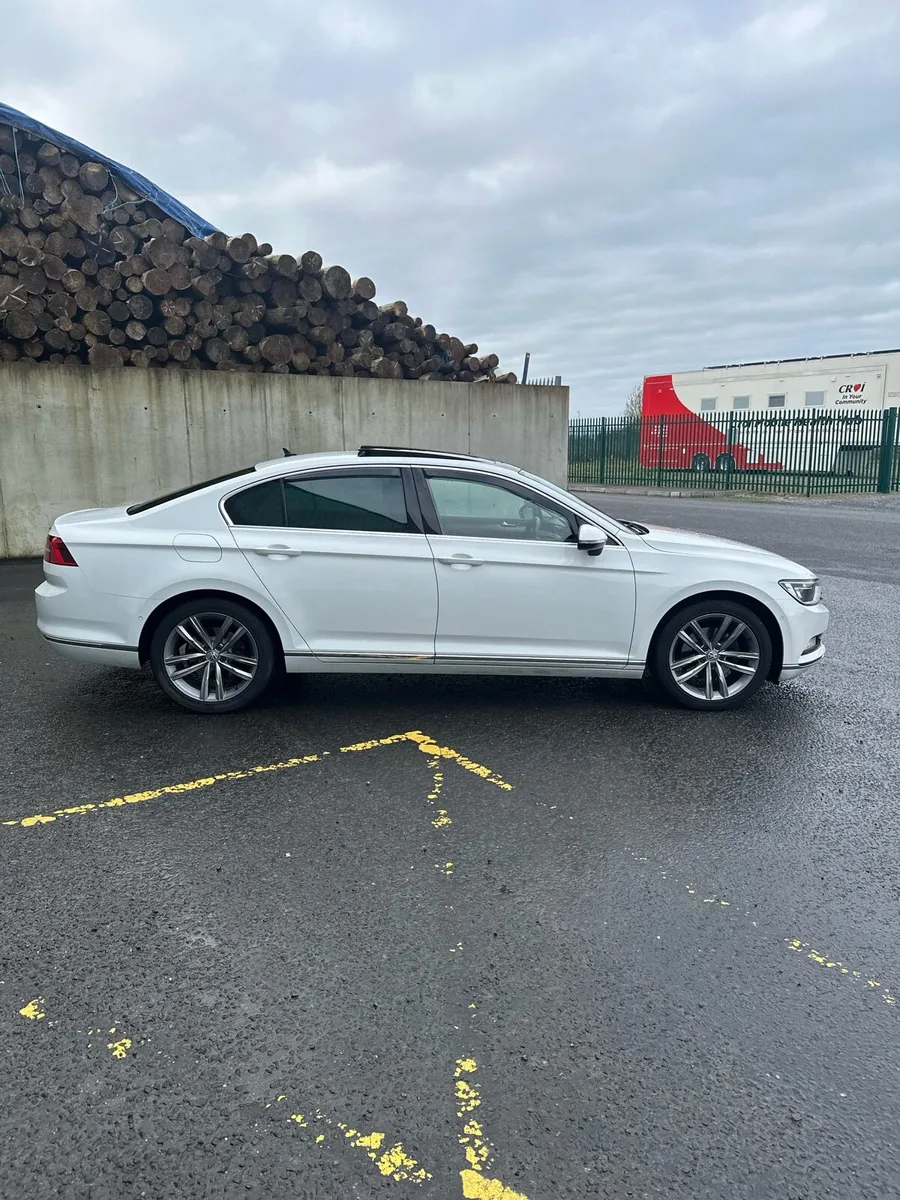 Volkswagen Passat - Image 4