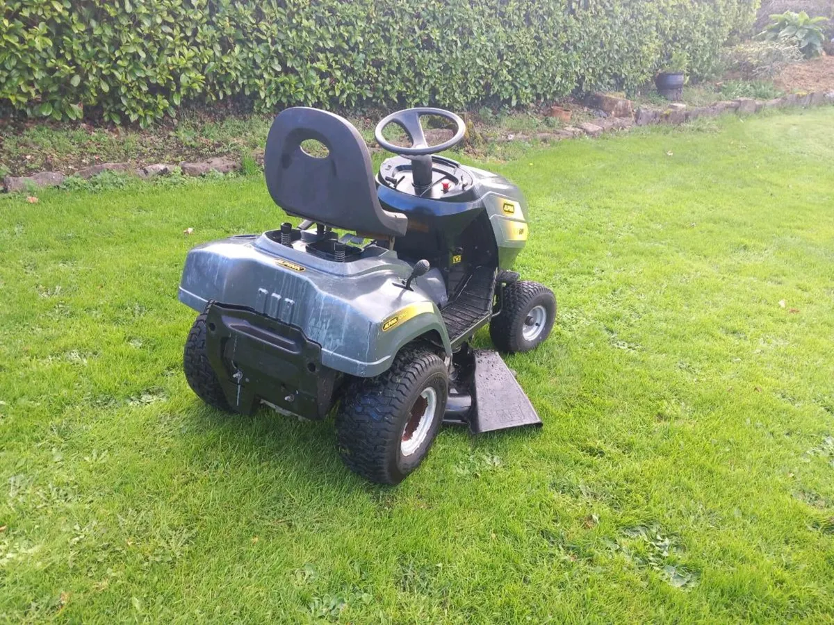Ride on mower in for breaking - Image 2