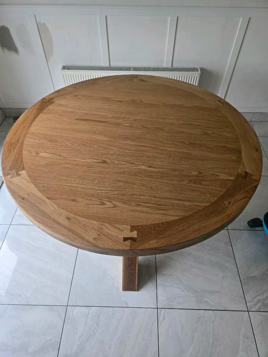 1.6m OAK Table - Image 1