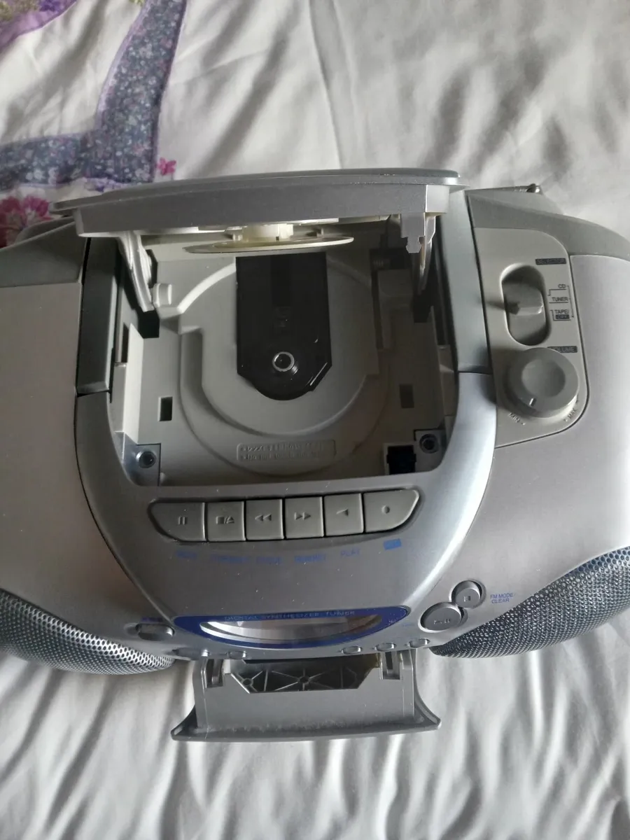CD Player - Image 1
