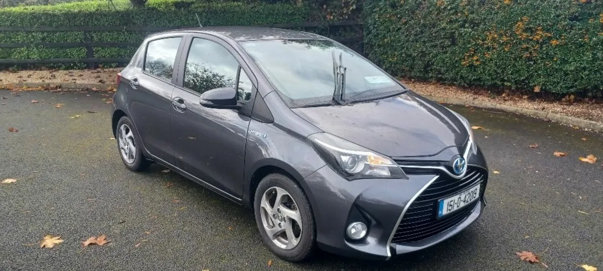 Toyota Yaris 2015 Hybrid - Image 1
