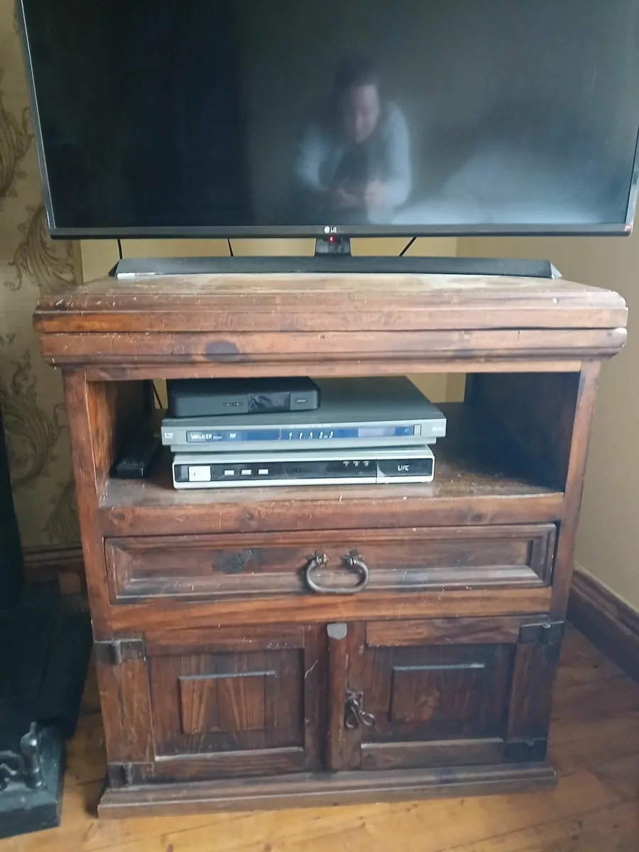 Tv cabinet - Image 1