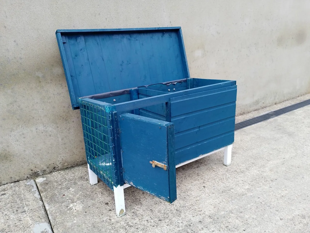 Animal hut - Image 1