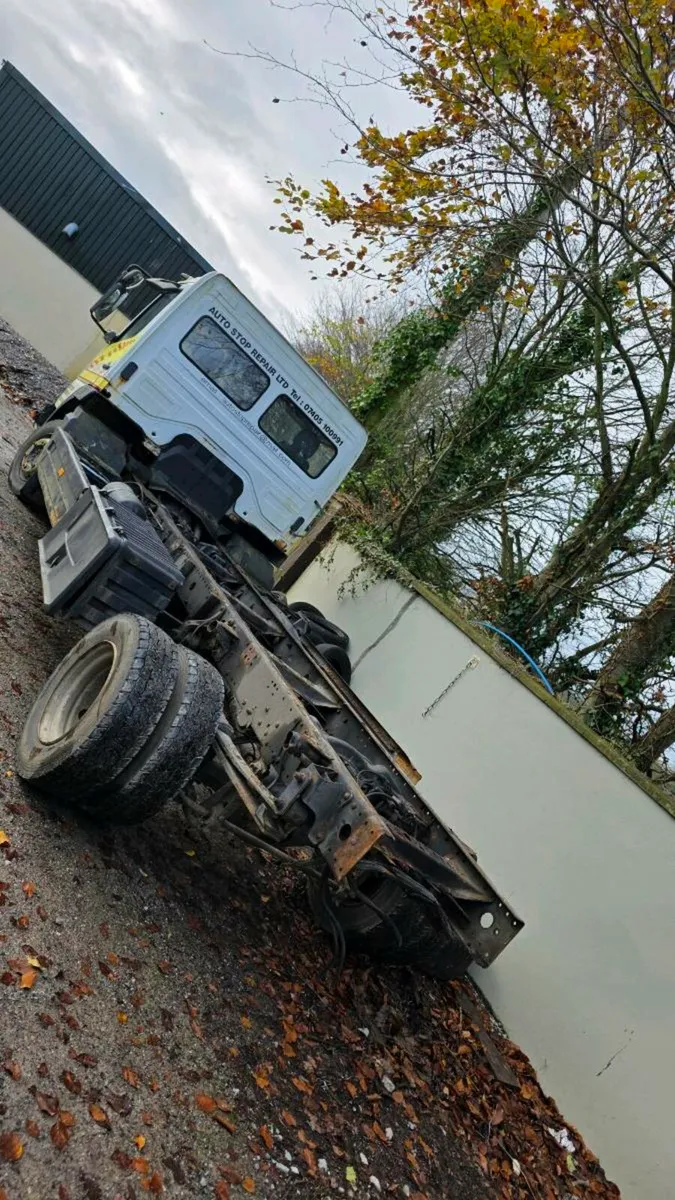 Mercedes Atego 815 Chassis Cab (Export or Parts) - Image 2