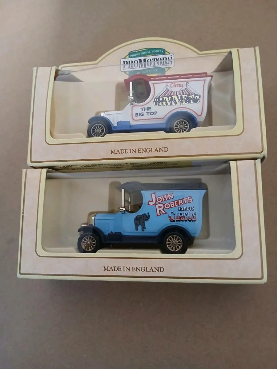 LIMITED EDITION CIRCUS  MODELS - Image 1