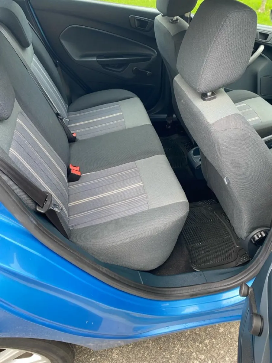 Ford Fiesta 2009 - Image 2