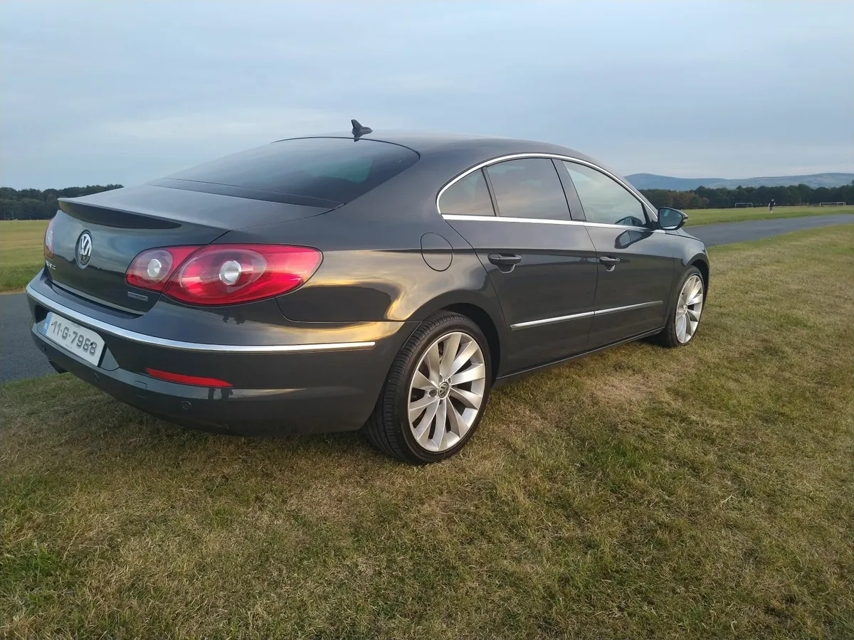 Volkswagen Passat CC 2011 - Image 2