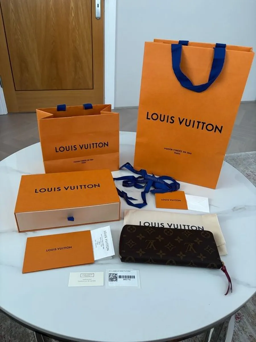 Louis Vuitton wallet - Image 1