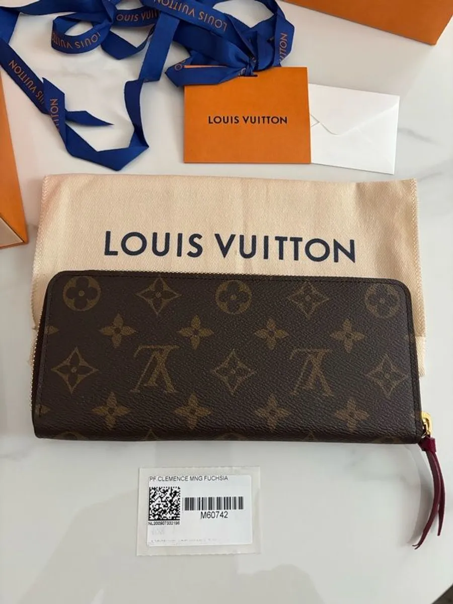 Louis Vuitton wallet - Image 2