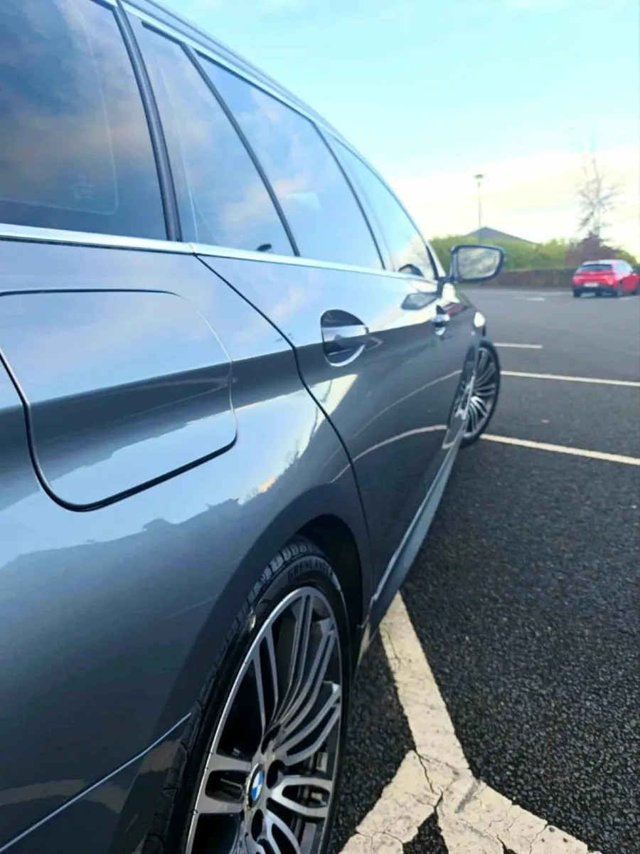 BMW 5-Series 2019 - Image 3