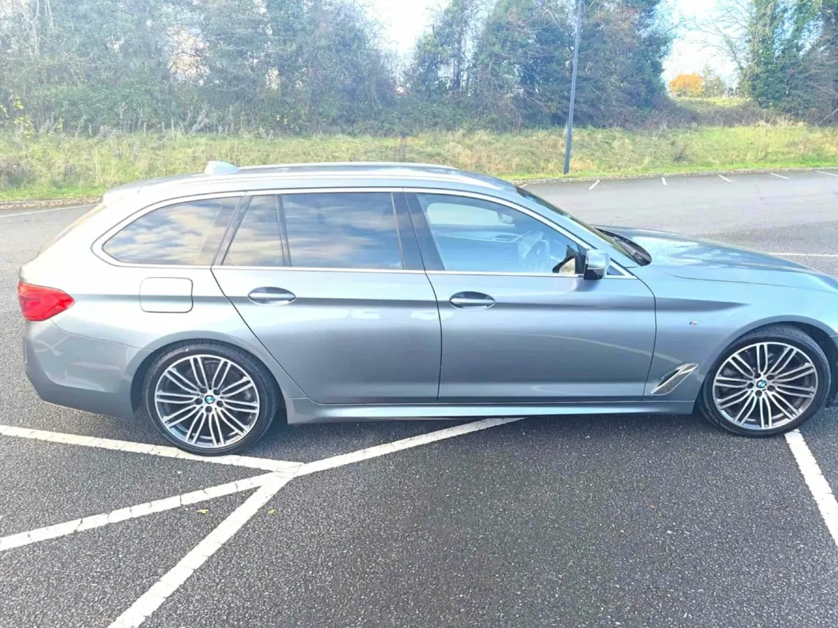BMW 5-Series 2019 - Image 4