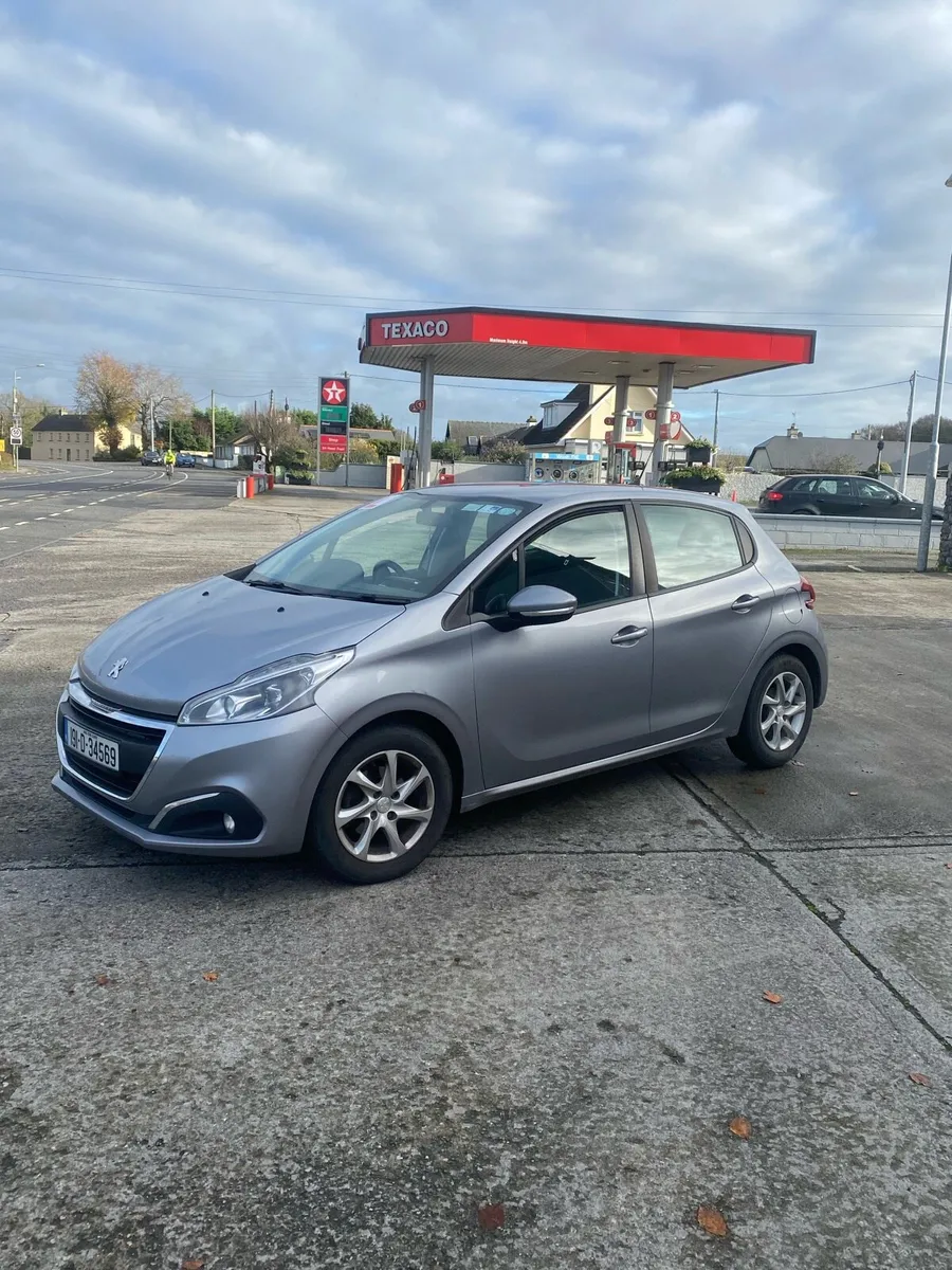 PEUGEOT 208 Active 1,2 petrol - Image 1