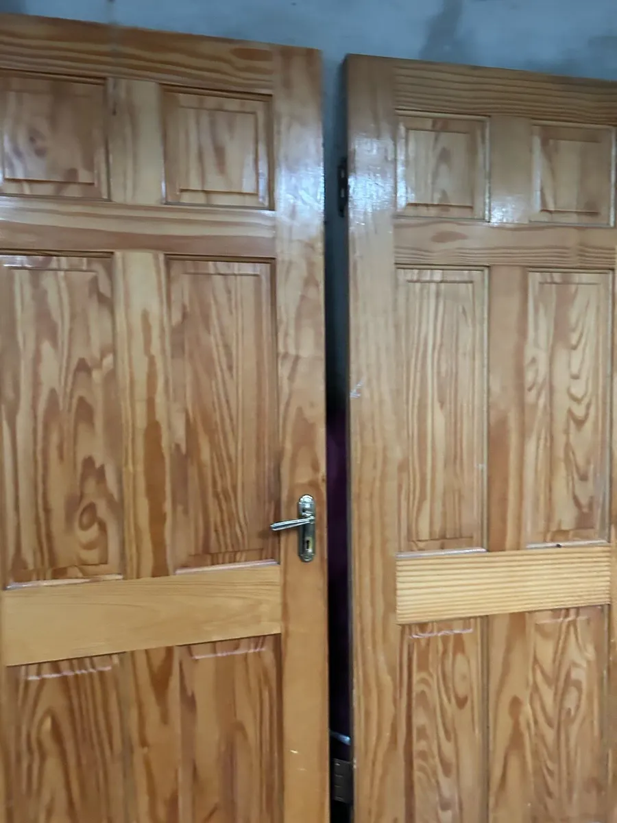Internal pine doors - Image 2