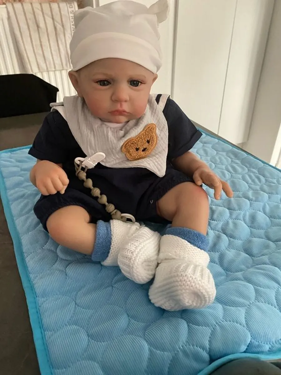 doll            Very cute reborn doll - Image 1