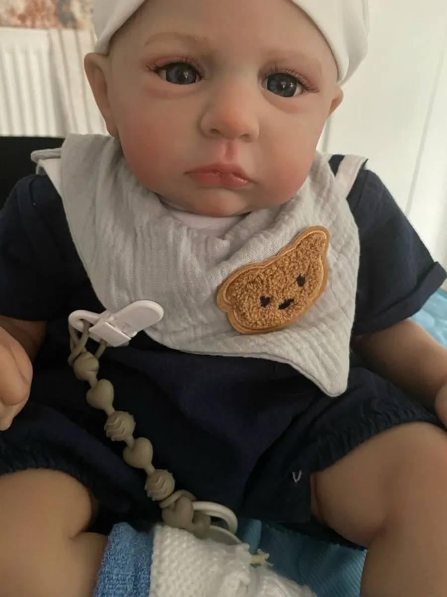 doll            Very cute reborn doll - Image 4