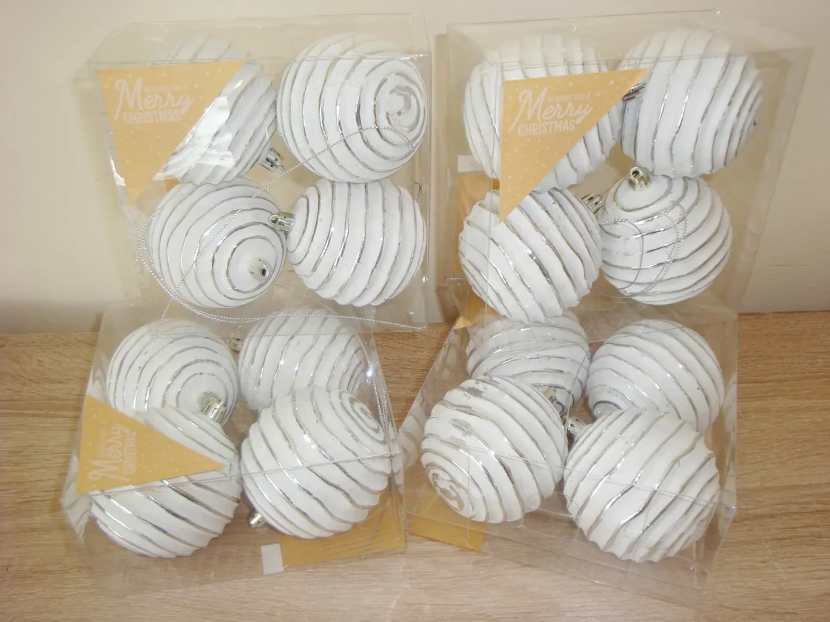 White and silver swirl round baubles 8cm- NEW - Image 1
