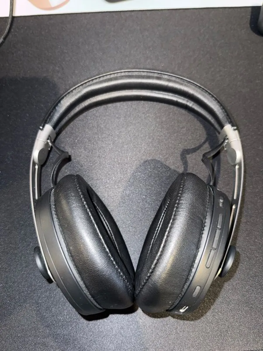 Sennheiser Momentum 3 - Image 1