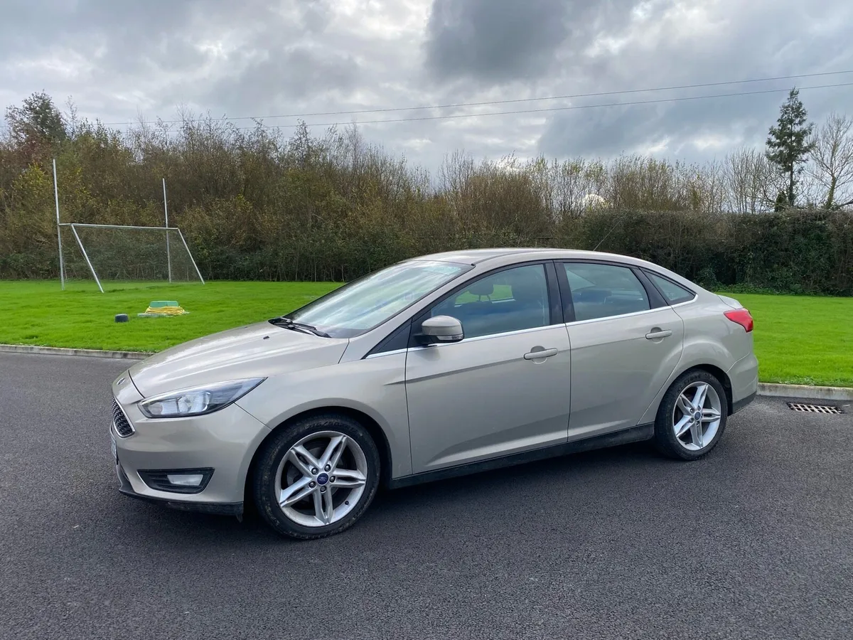 2015 Ford Focus Diesel Saloon Low Kms 2 Owners - Image 4