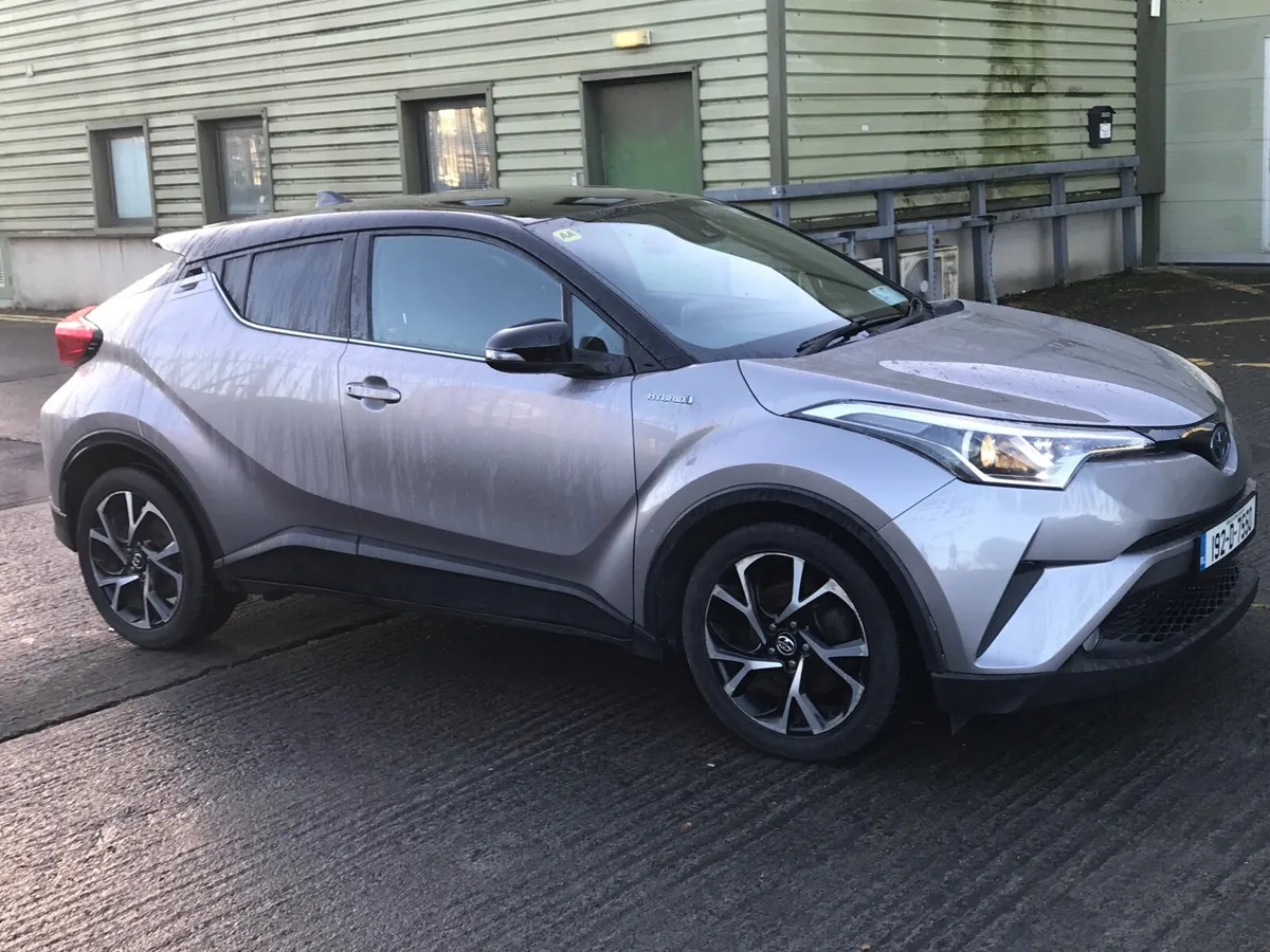Toyota C-HR hybrid Automatic - Image 2