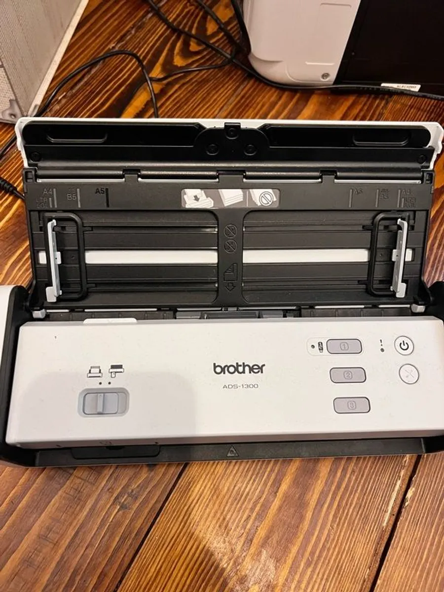 brother ADS-1300 document scanner - Image 2