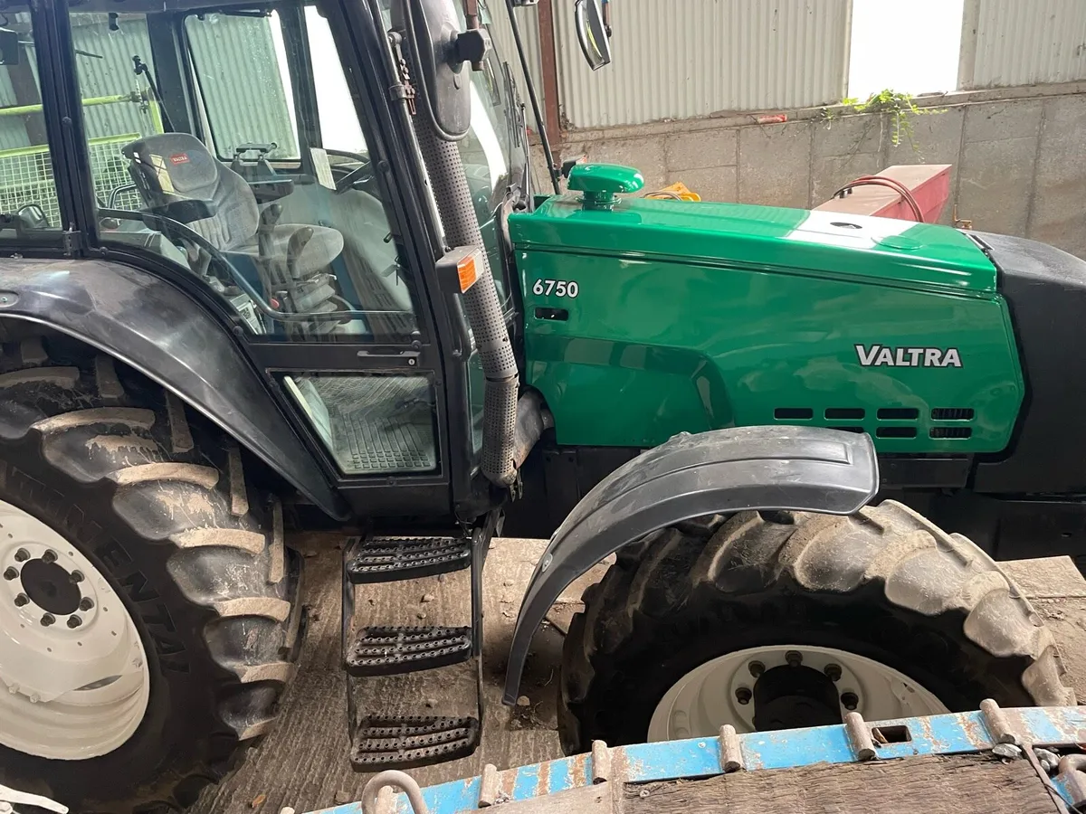 Valtra 6750 - Image 3