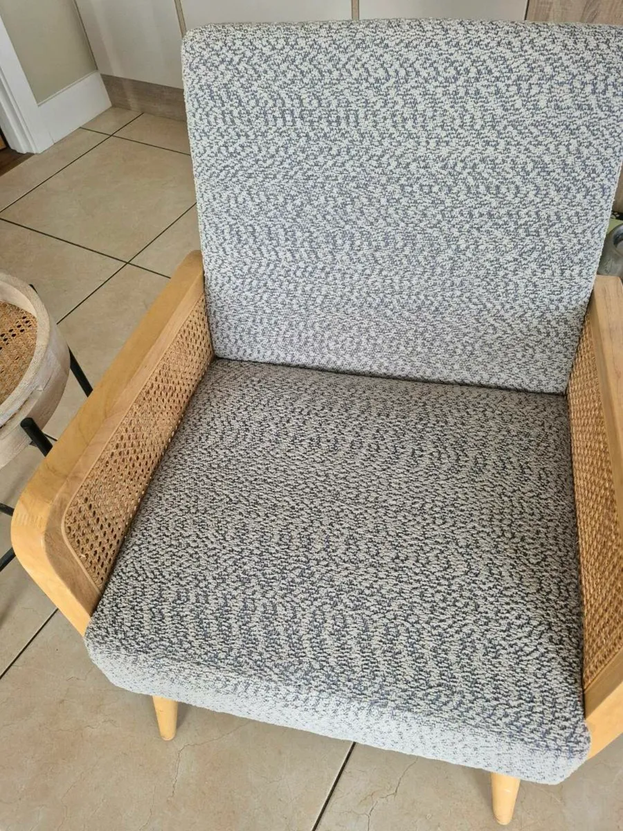 2 armchairs with matching table - Image 3