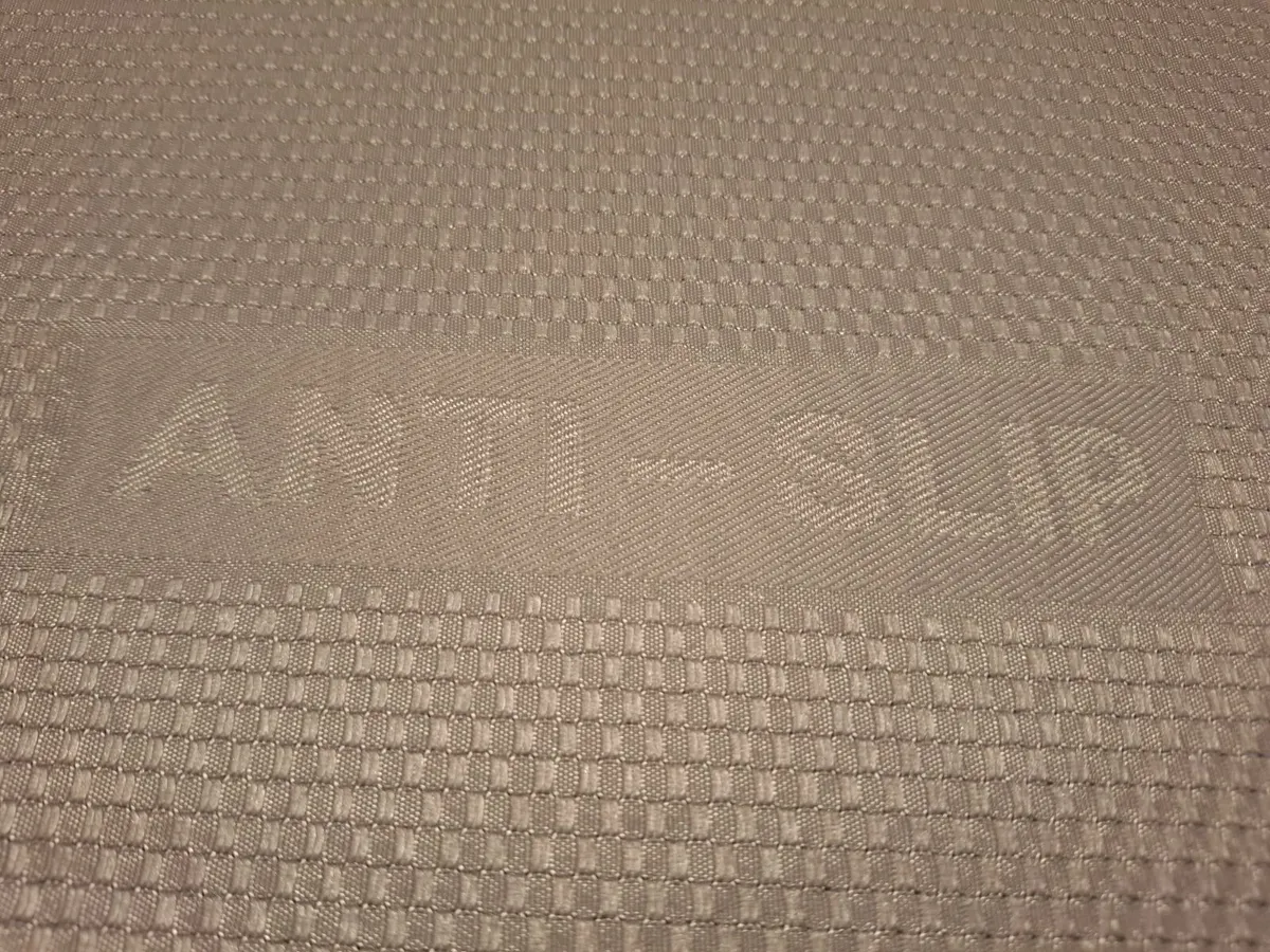 Mattress Topper - Queen-Size Double 4' 6" - AS NEW - Image 3