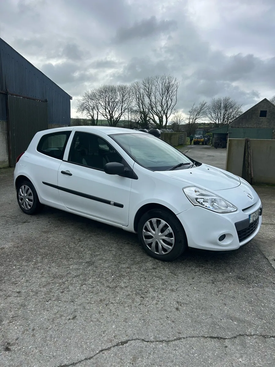 Renault Clio - Image 2