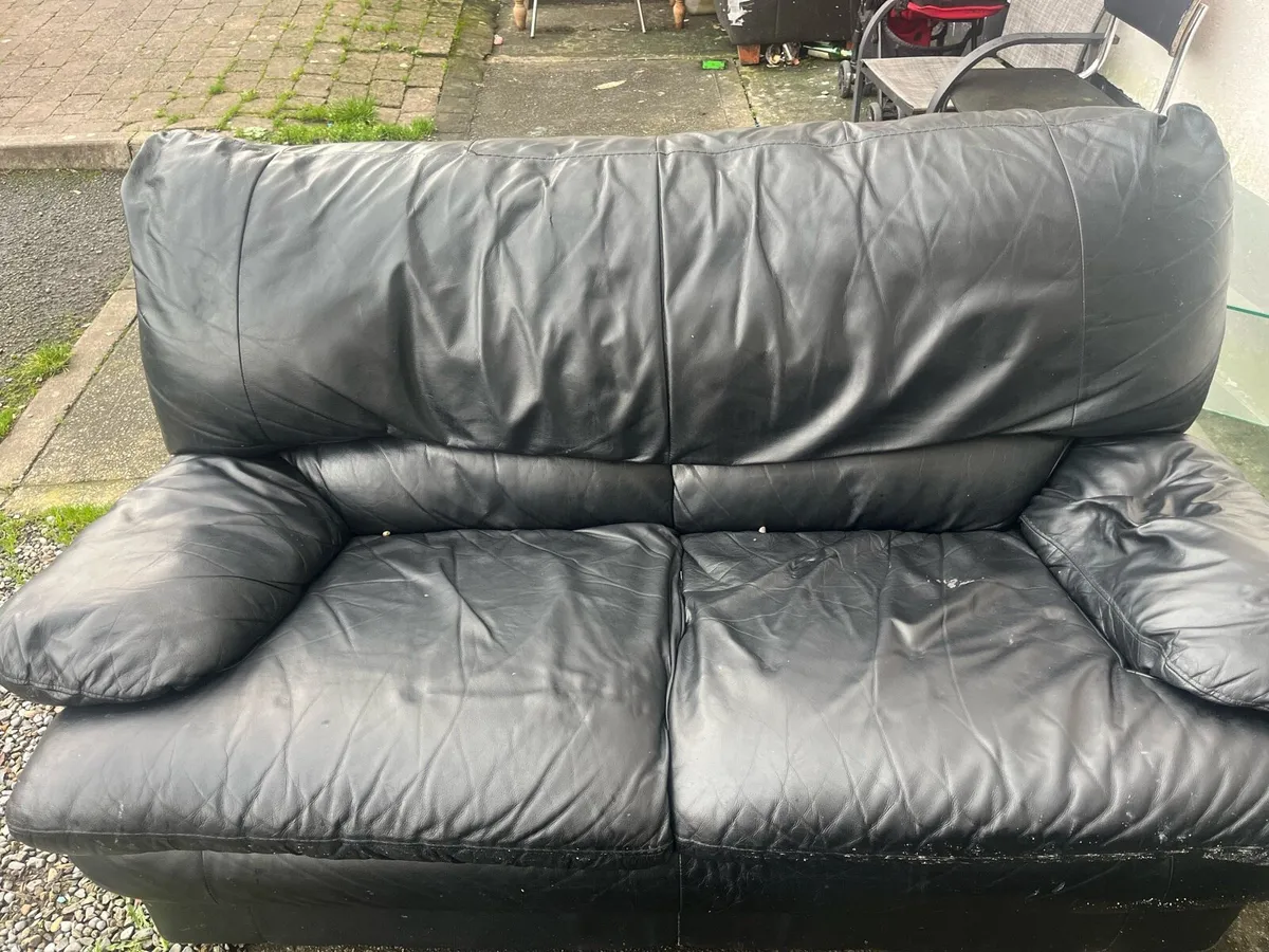 3 seater leather sofa with a 2 seater! - Image 1