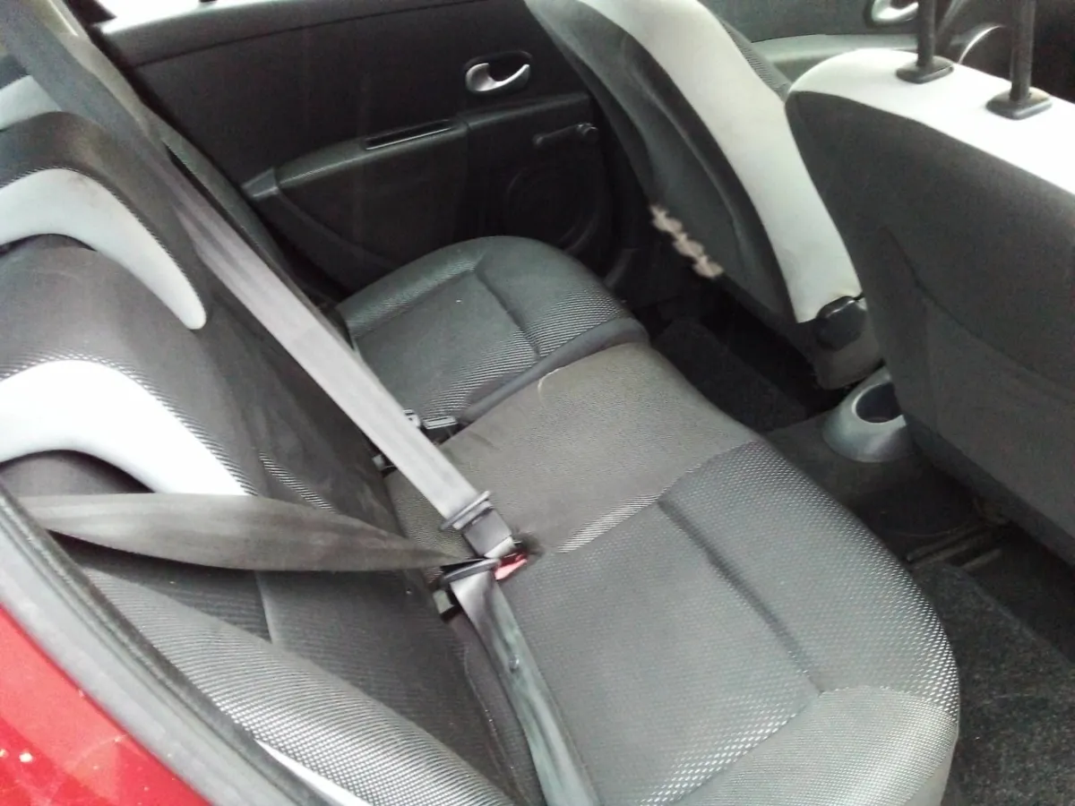 2009 RENAULT CLIO NCTD 2/27 - Image 4