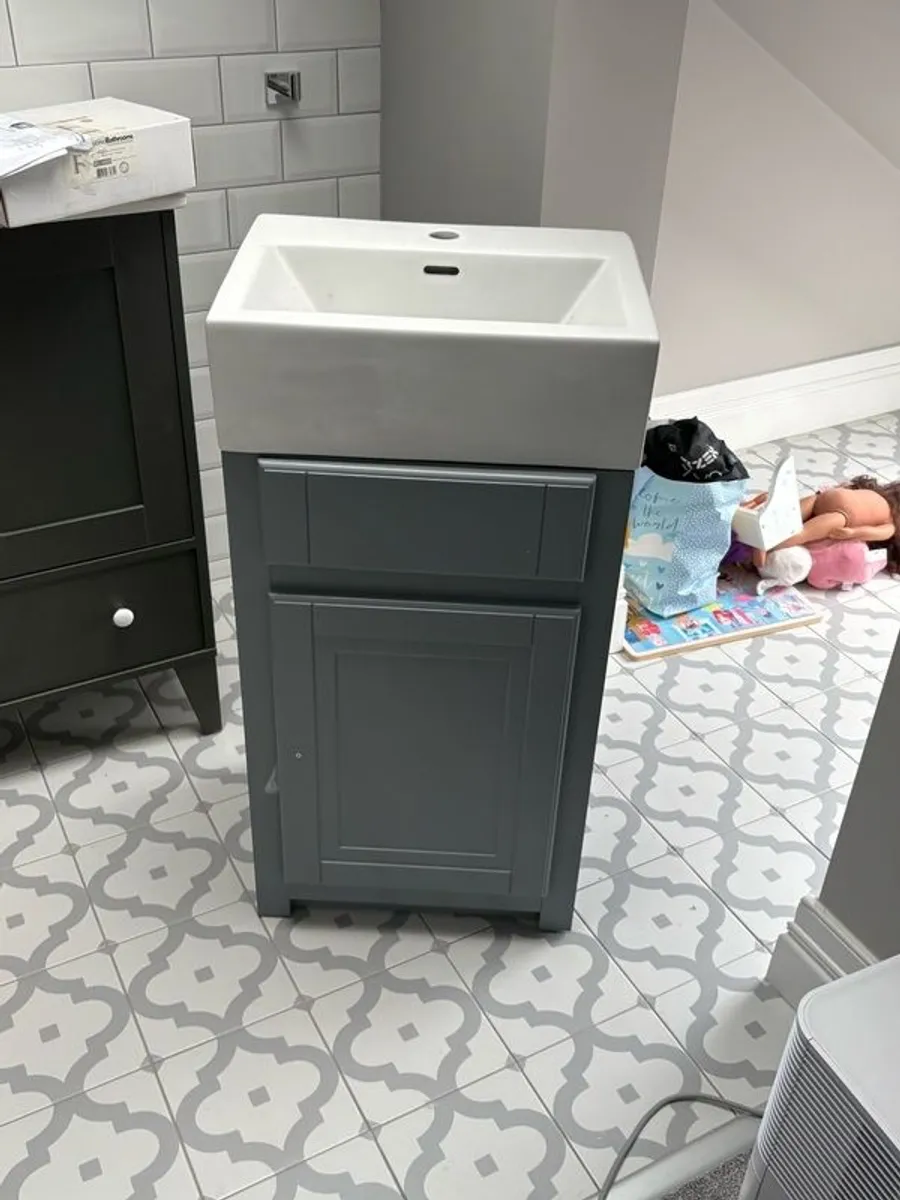 Vanity Unit - Image 1