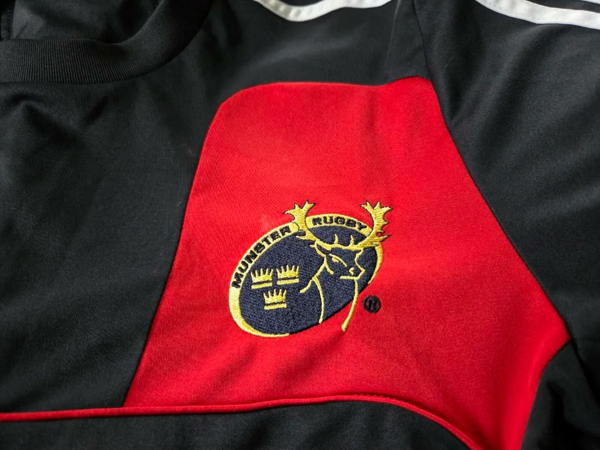 Munster Rugby Union Shirt 2010 to 2011 Small Adult - Image 3