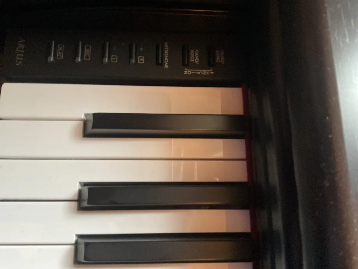 Yamaha ydp Arius 145 - Image 2