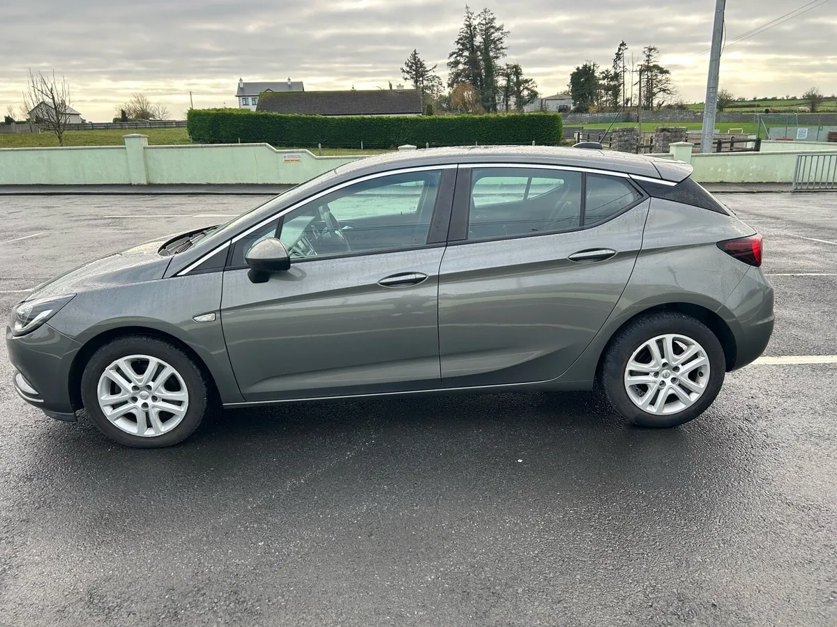 2017 Opel Astra Diesel - Image 4