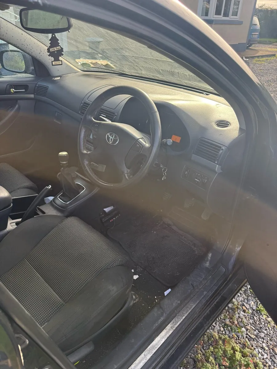 07 Toyota Avensis 2.0 D4D - Image 4