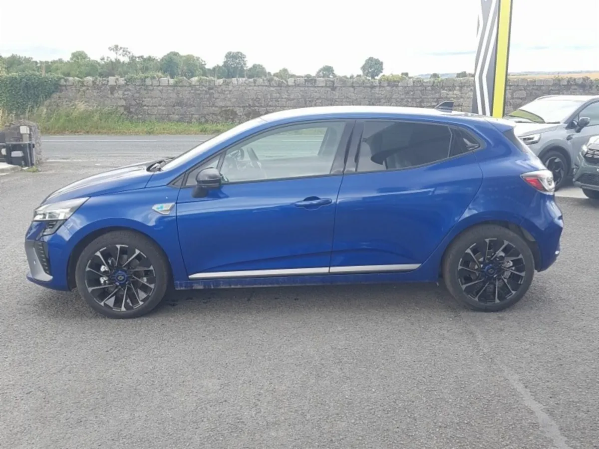 Renault Clio  Esprit Alpine E-TECH Hybrid 140 Auto - Image 4