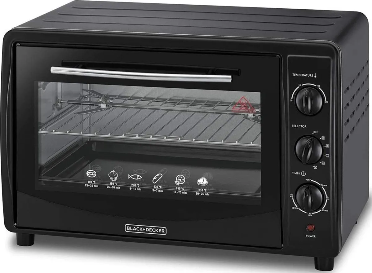 Black+Decker 45L Toaster Oven - Image 1