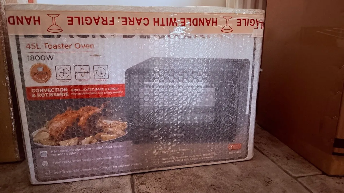 Black+Decker 45L Toaster Oven - Image 2